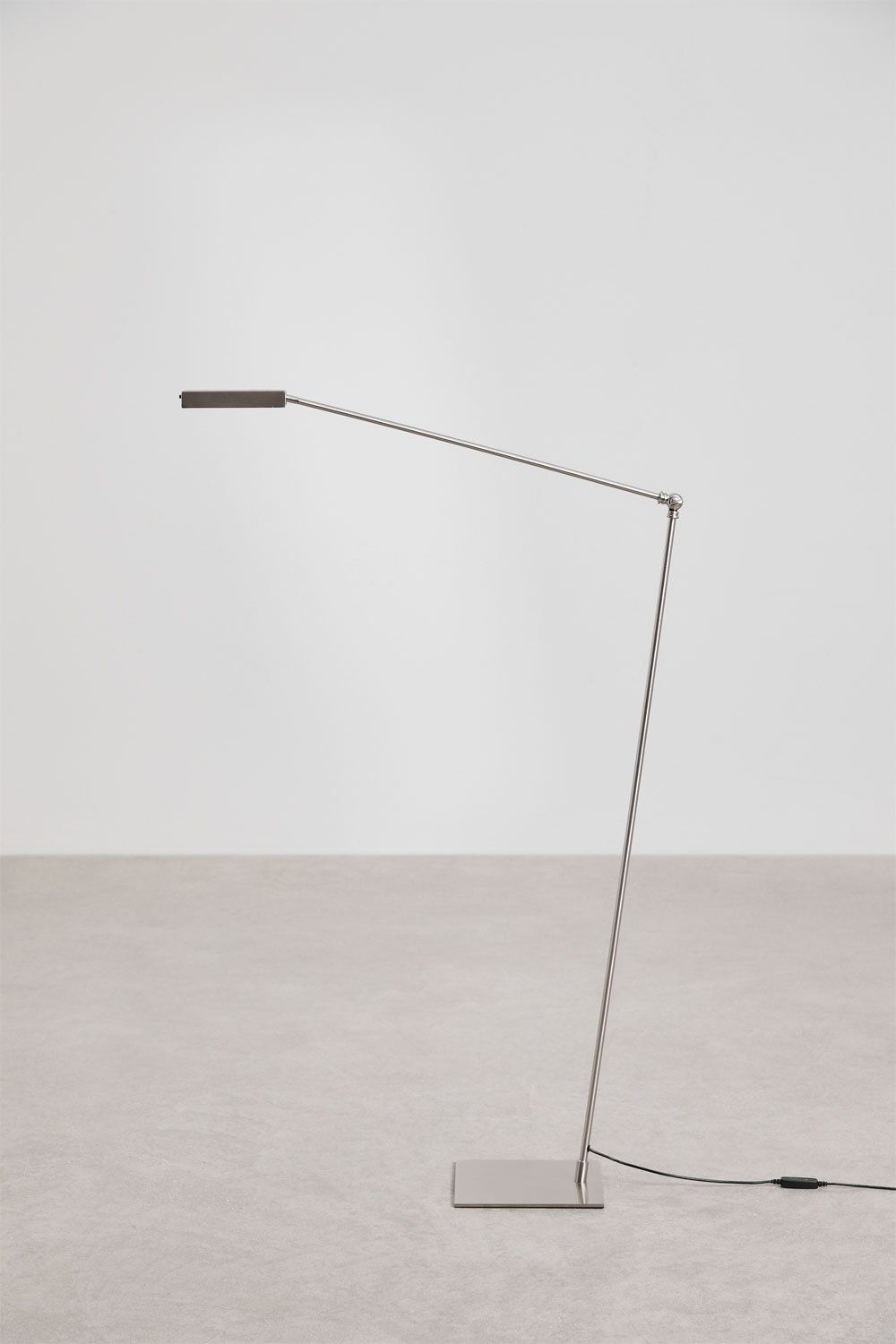 LED floor lamp in iron Valtyn, gallery image 2