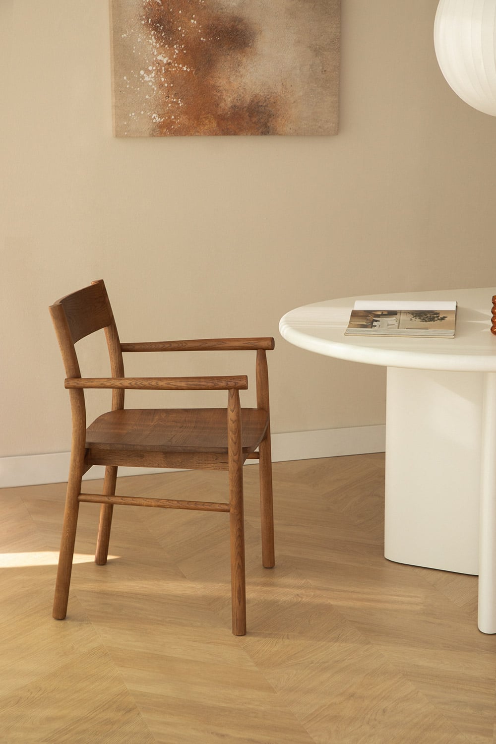Pack of 4 dining chairs with armrests in Mara Signature oak wood, gallery image 1