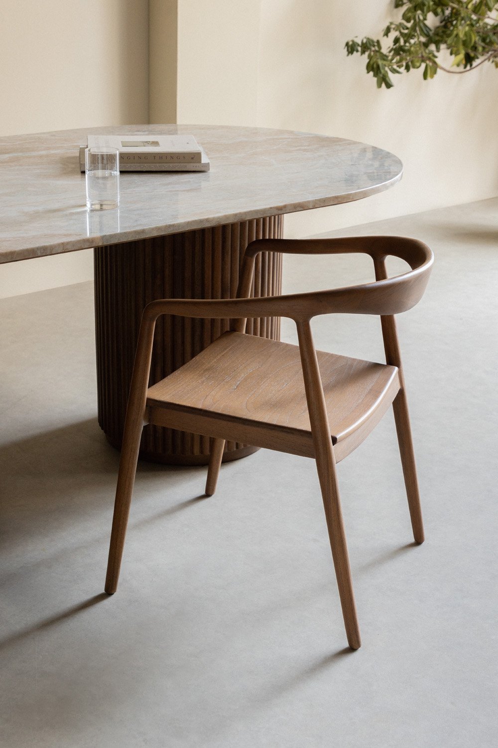 Pack of 4 Rokan teak dining chairs with armrests, gallery image 1