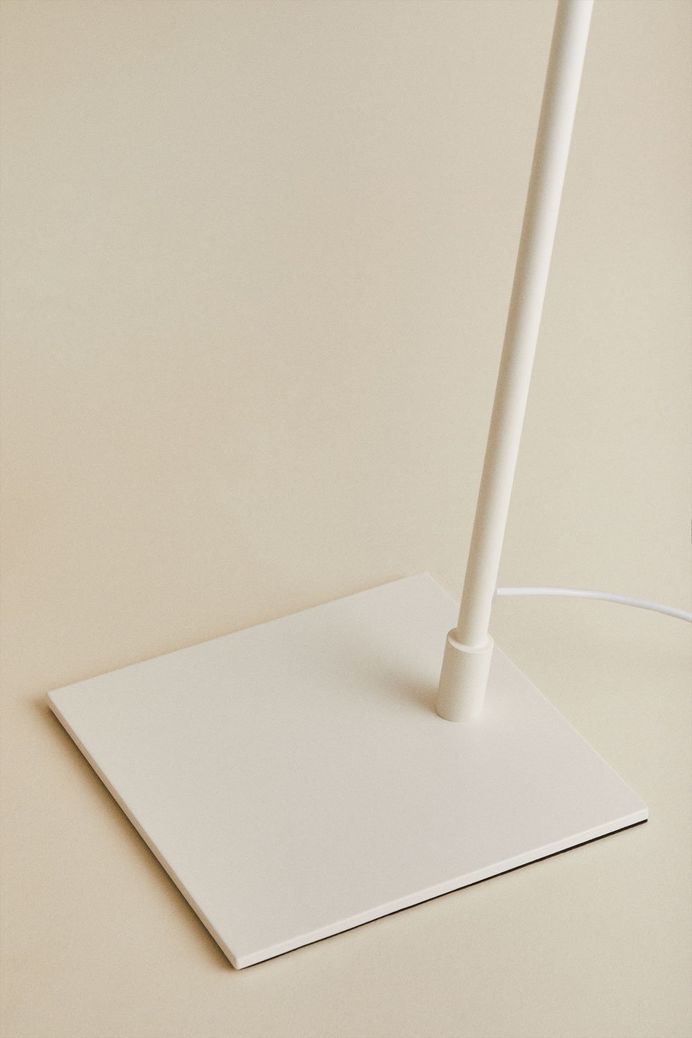 Valtyn iron LED table lamp, gallery image 8