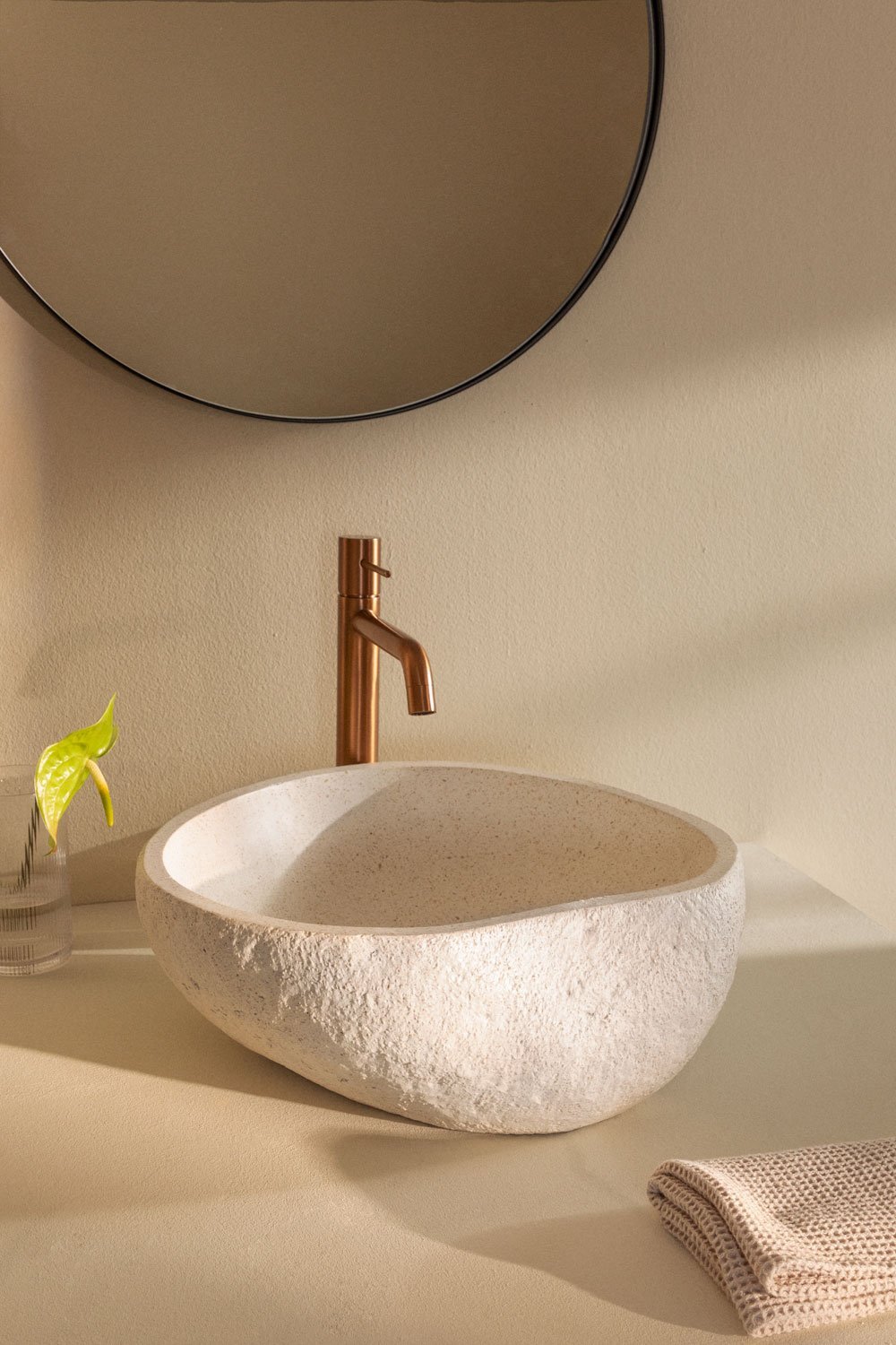 Fedro cement washbasin, gallery image 1