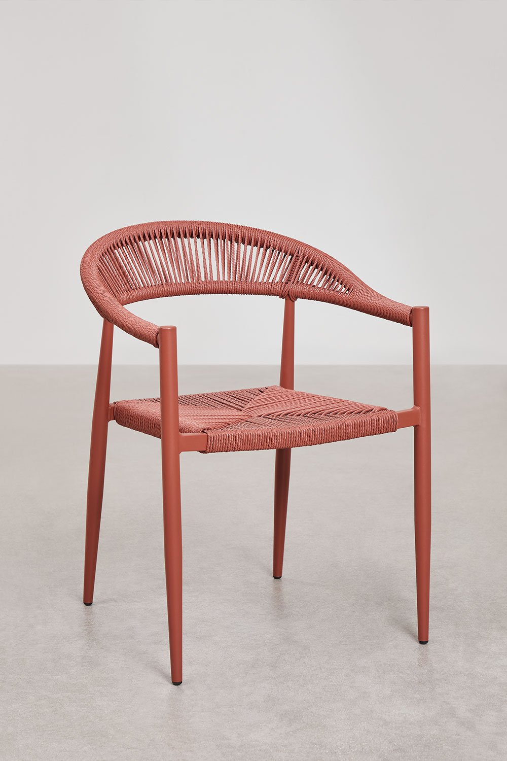 Pack of 4 stackable dining chairs with armrests in aluminium and synthetic rattan Amatria, gallery image 2