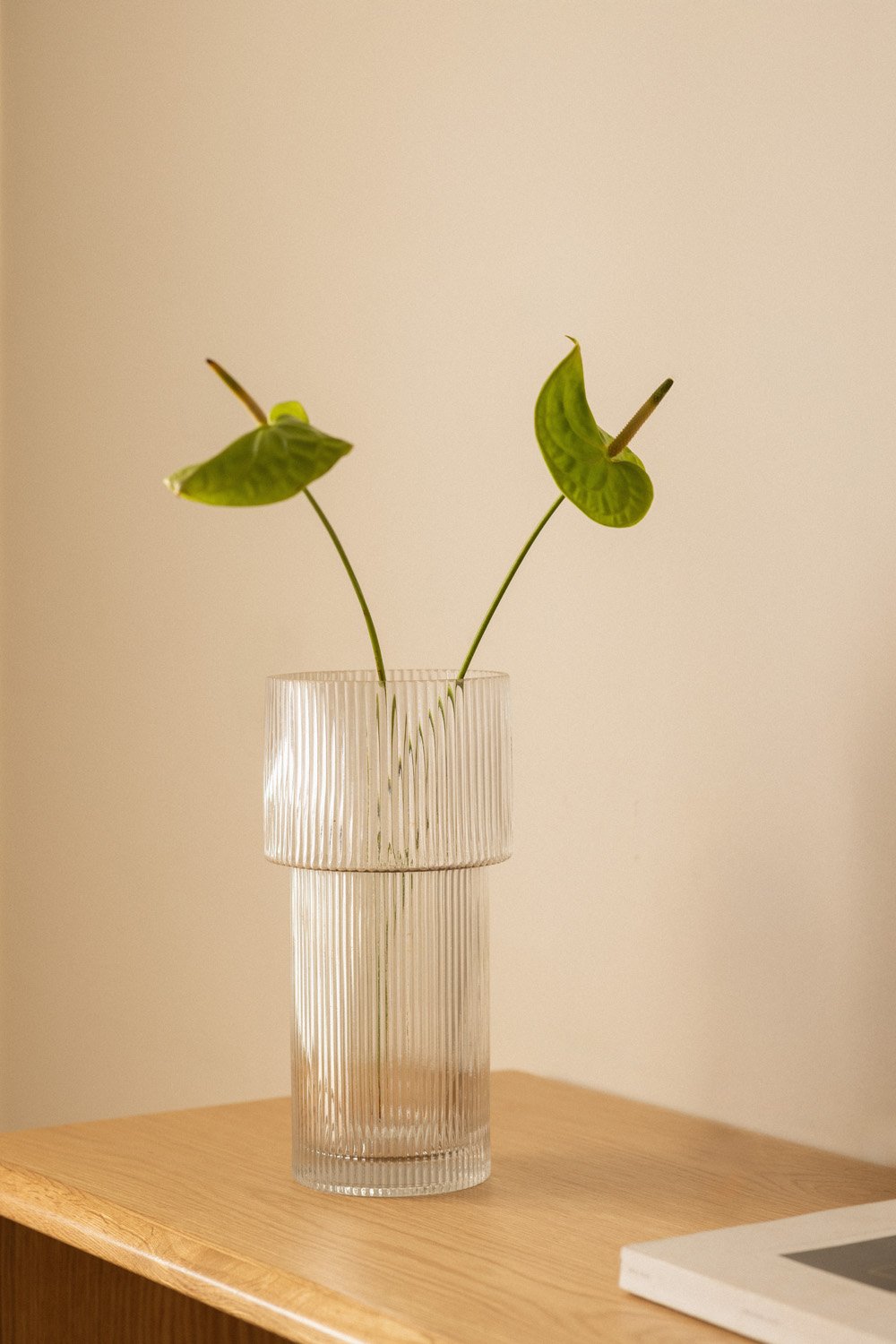 Crefel glass vase, gallery image 1