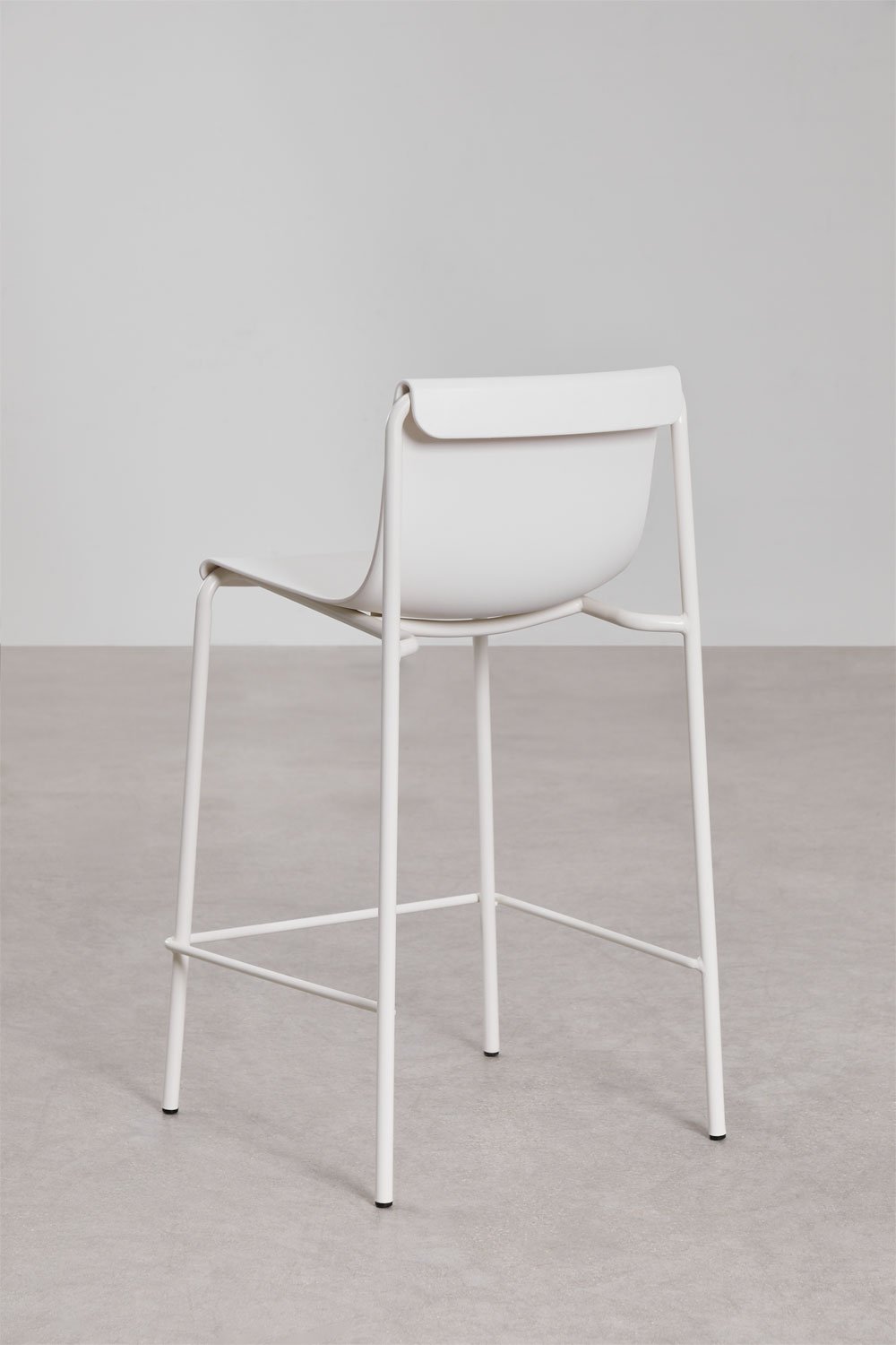Garden high stool 65 cm in gardenia white polypropylene Ismene, gallery image 3