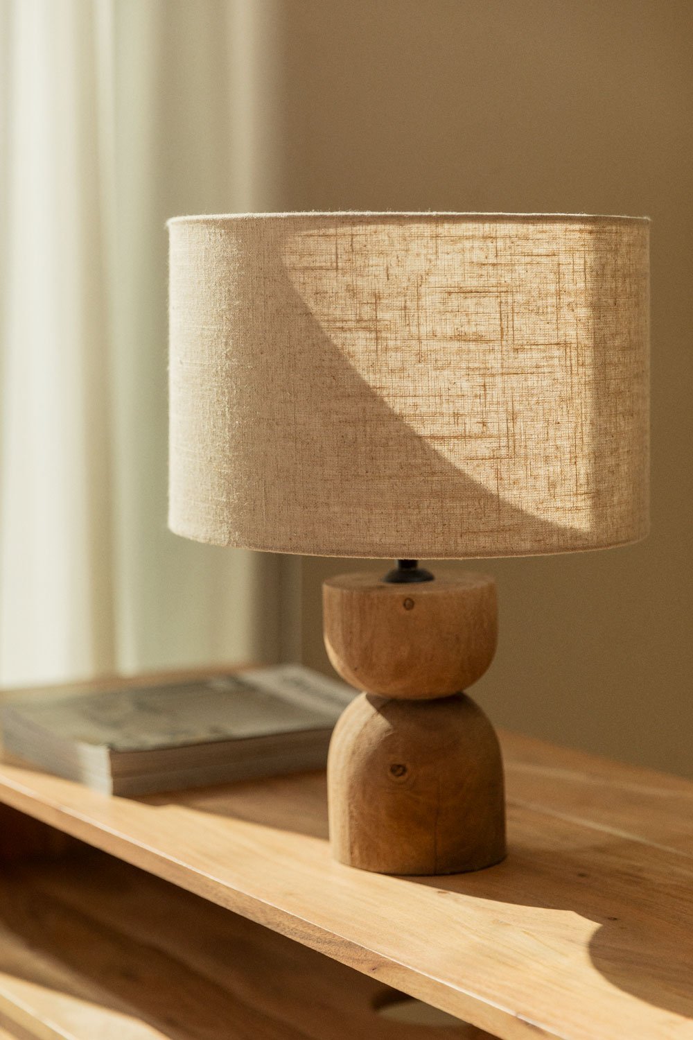 Table lamp ↑40 cm in mango wood and linen Gabina, gallery image 1