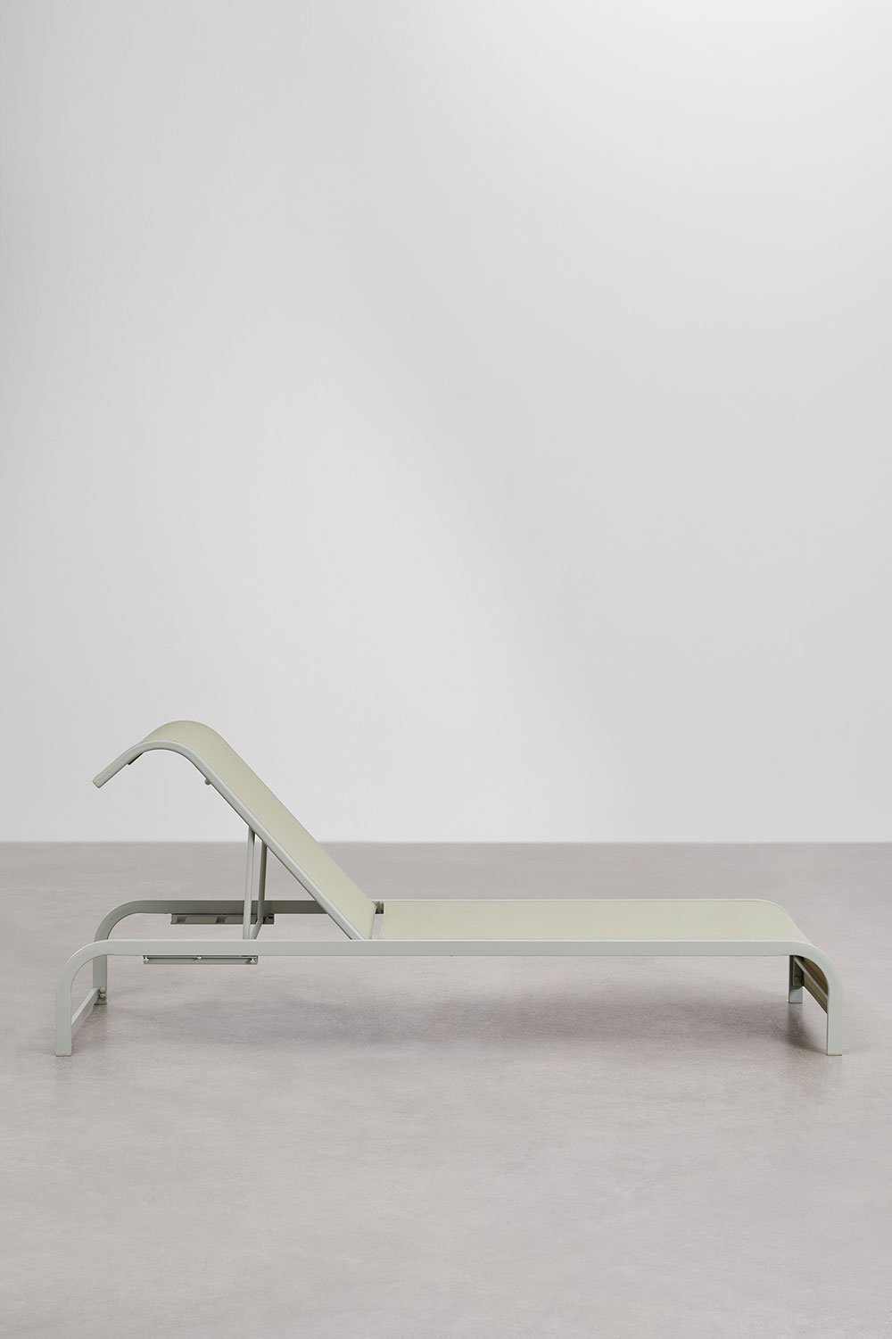 Marietta steel reclining lounger, gallery image 6