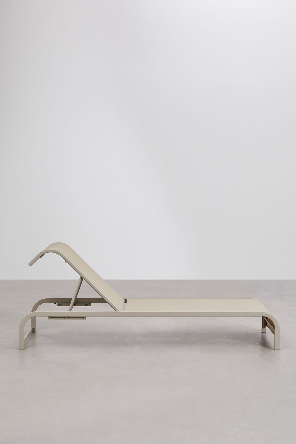 Marietta steel reclining lounger, gallery image 6