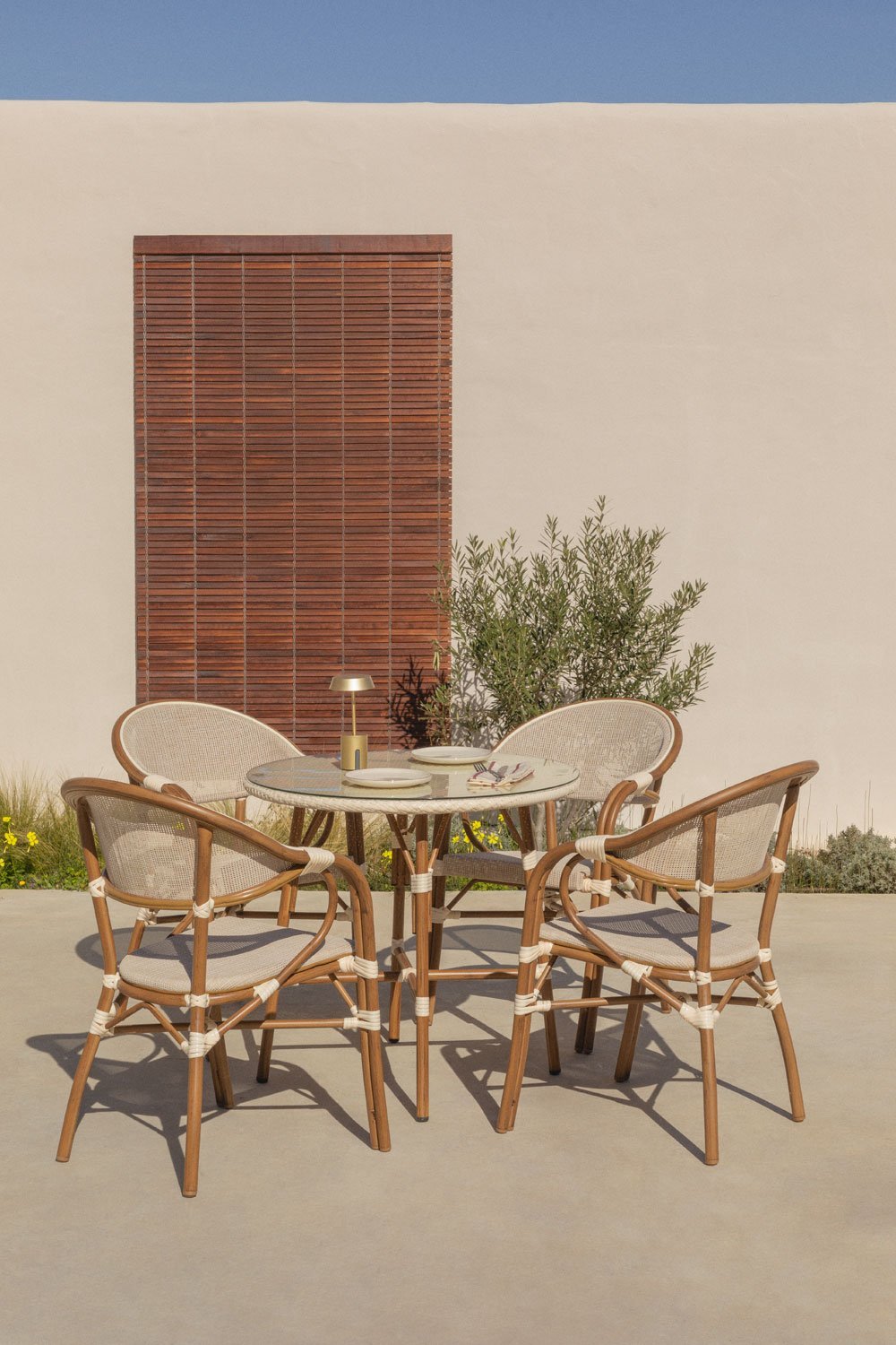 Brielle Bistro round table set Ø80 cm and 4 stackable garden chairs with armrests in textilene and aluminium, gallery image 1