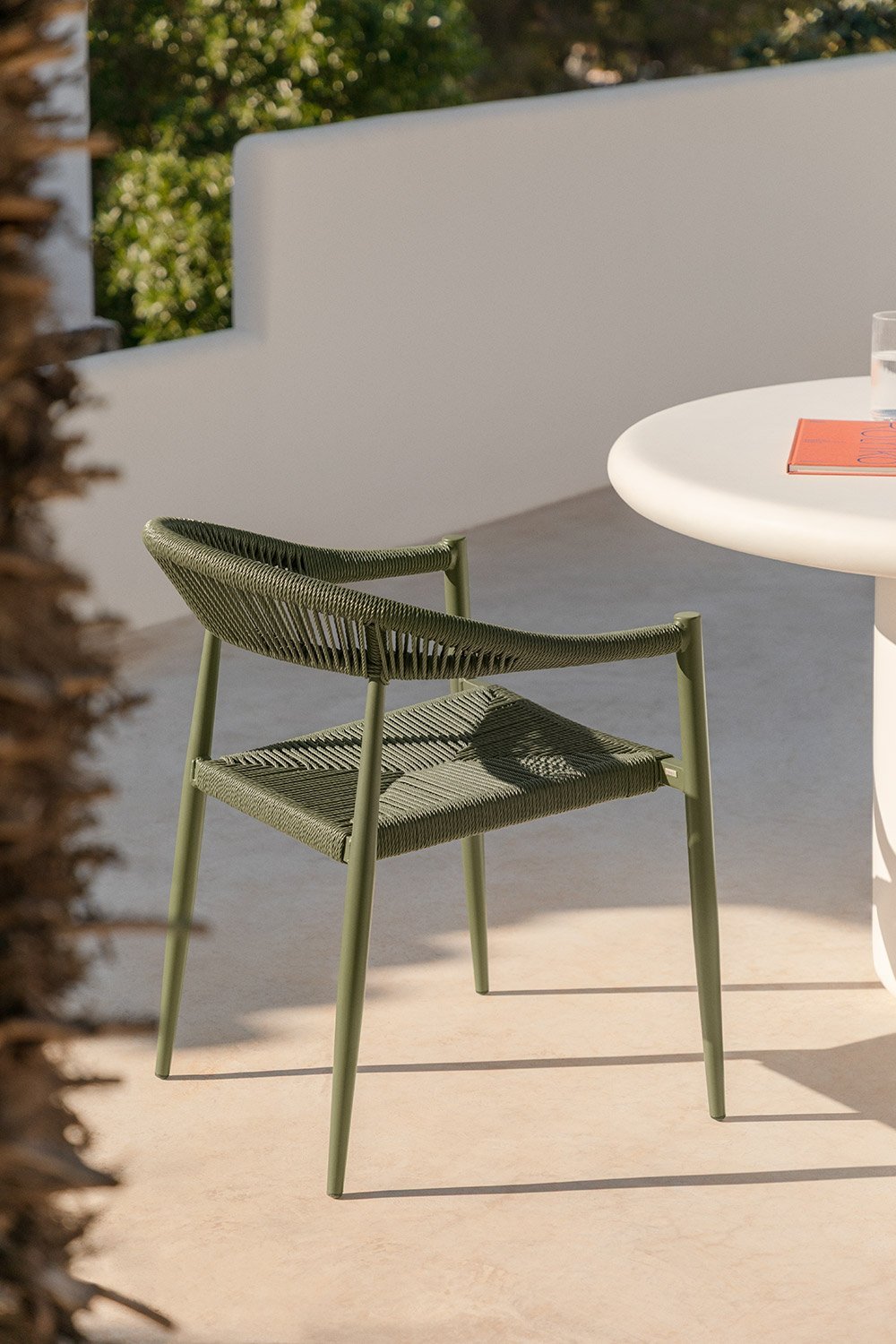 Stackable garden chair with armrests in aluminium and synthetic rattan Amatria, gallery image 1