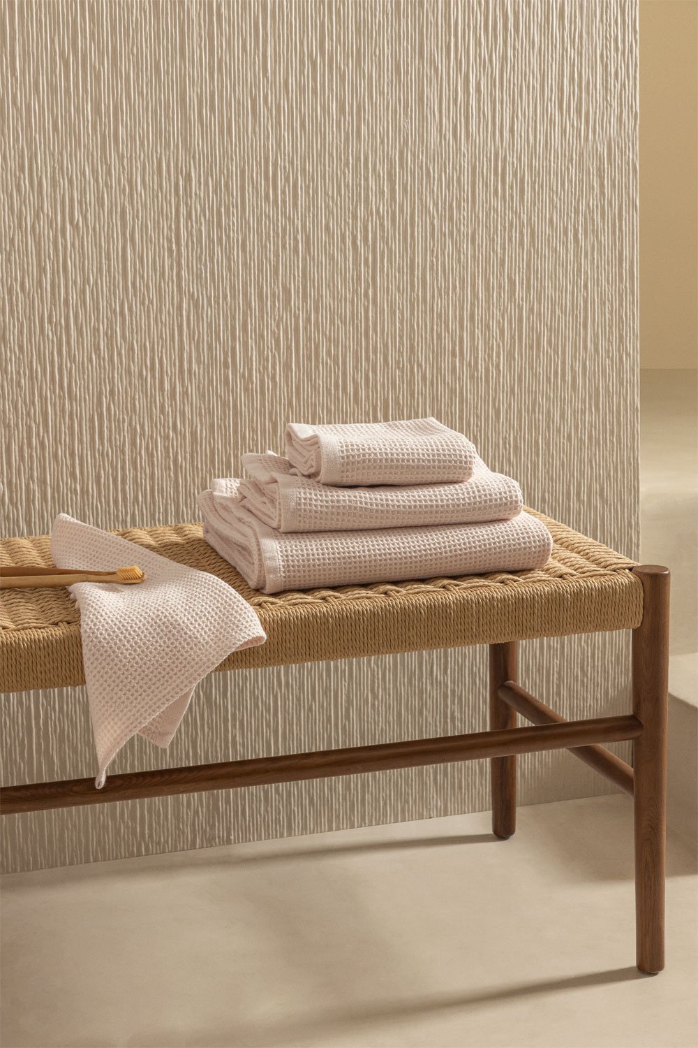 Set of 4 Fiorala waffle cotton towels, gallery image 1