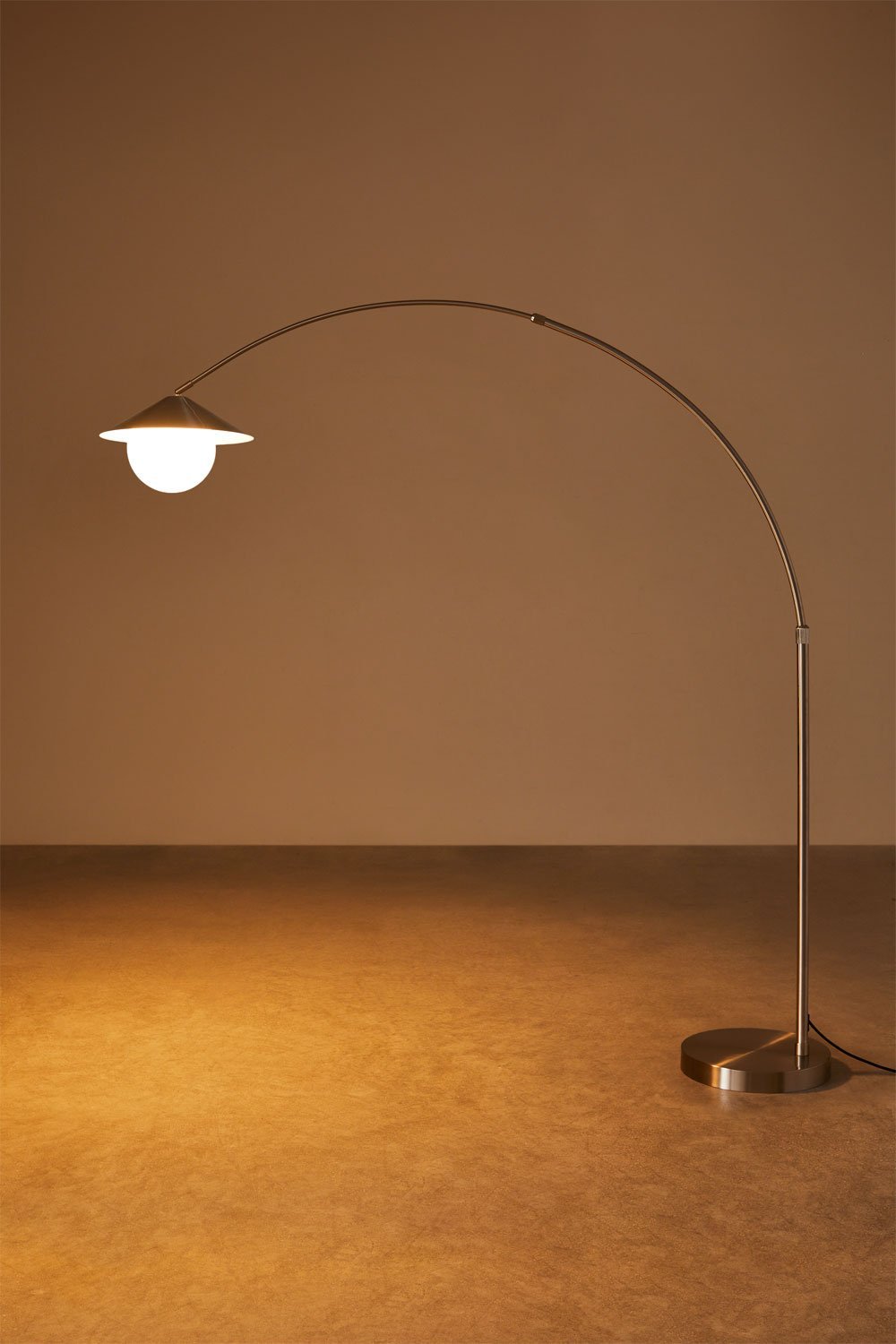 Orvina iron floor lamp, gallery image 4