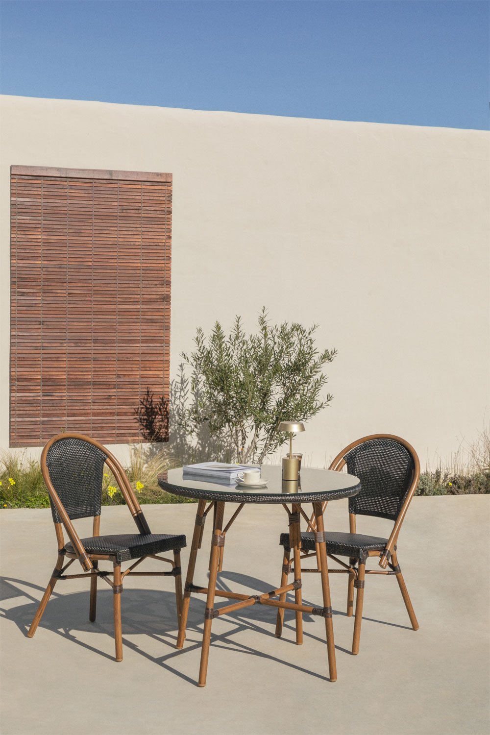 Brielle Bistro round table set Ø80 cm and 2 stackable garden chairs in textilene and aluminium Brielle Bistro Classic, gallery image 1