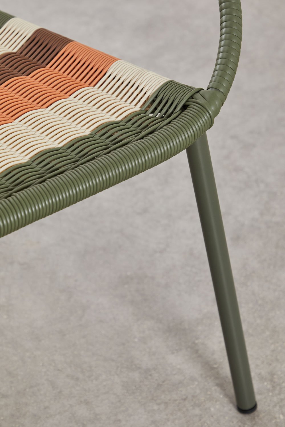 Pack of 2 stackable chairs in steel and synthetic wicker Texas, gallery image 5