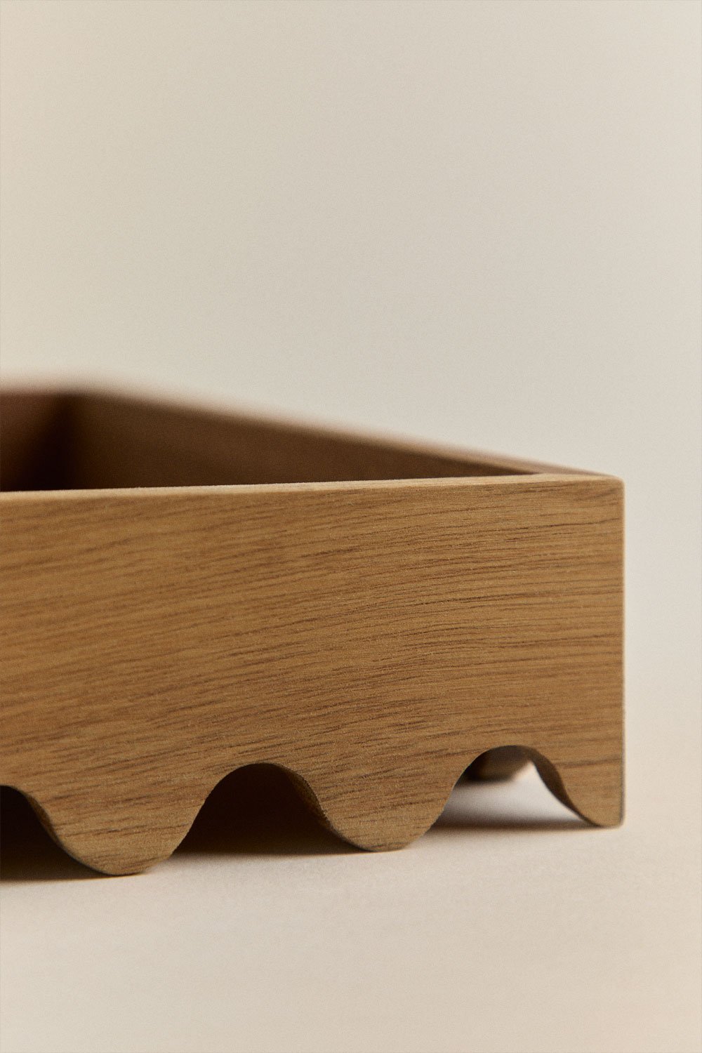 Decorative tray in acacia wood Gaupen, gallery image 4