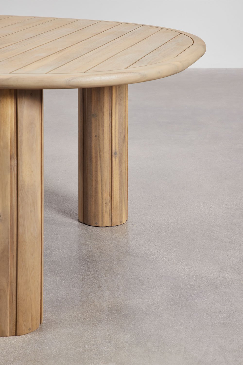 Oval acacia wood garden table Ginara, gallery image 4056515
