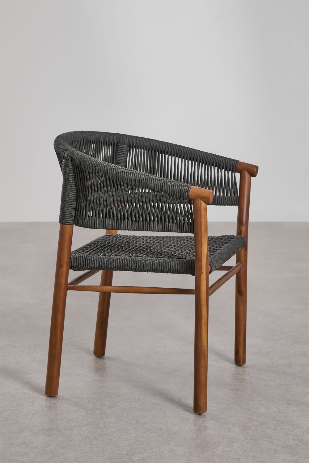 Tenay Classic garden chair with armrests in acacia wood and braided rope, gallery image 4