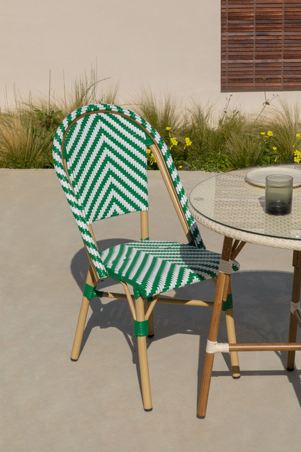 4-pack of stackable garden chairs in synthetic wicker Kalian Bistro, gallery image 1