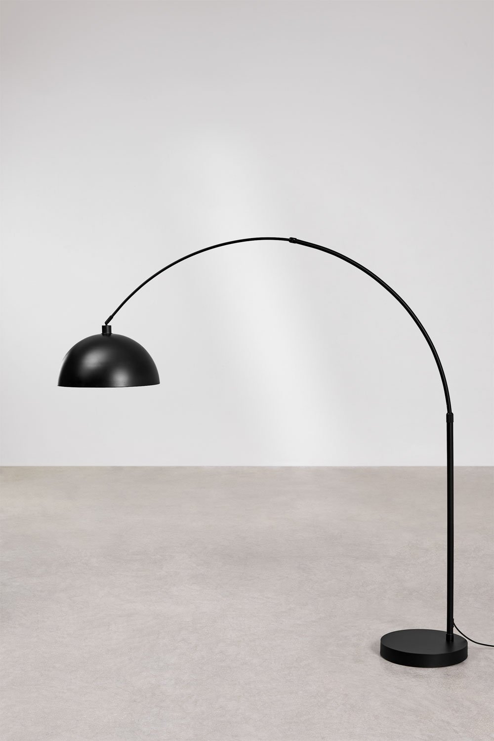 Diala iron floor lamp, gallery image 1