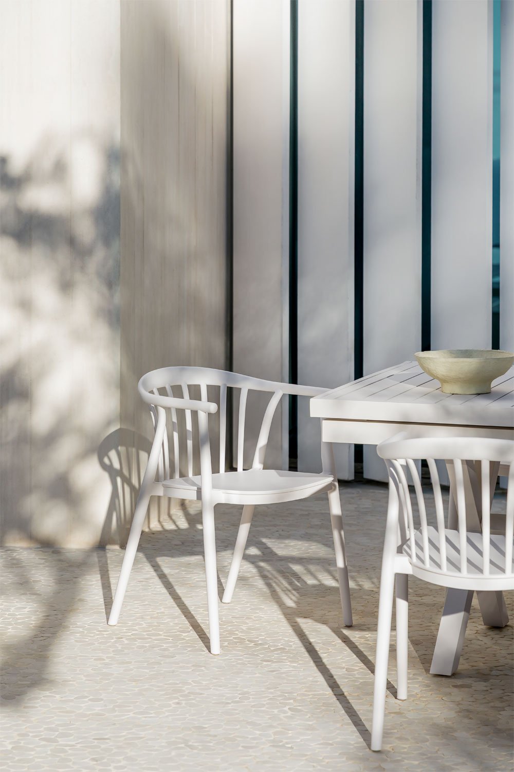 Stackable garden chair with armrests in polypropylene Ivor, gallery image 7