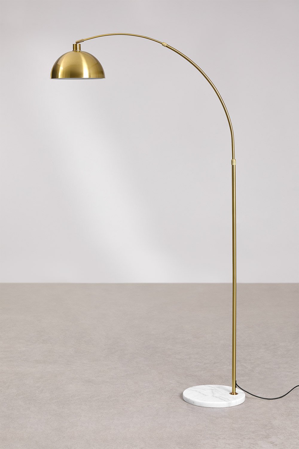 Diala iron outdoor floor lamp, gallery image 2