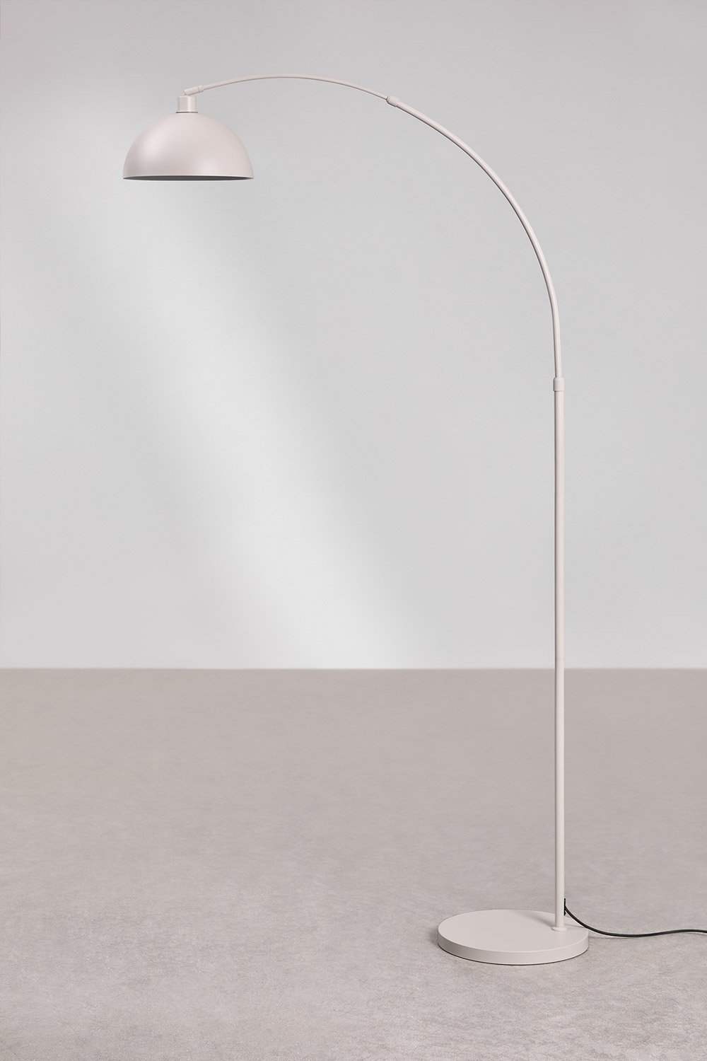 Diala iron outdoor floor lamp, gallery image 2