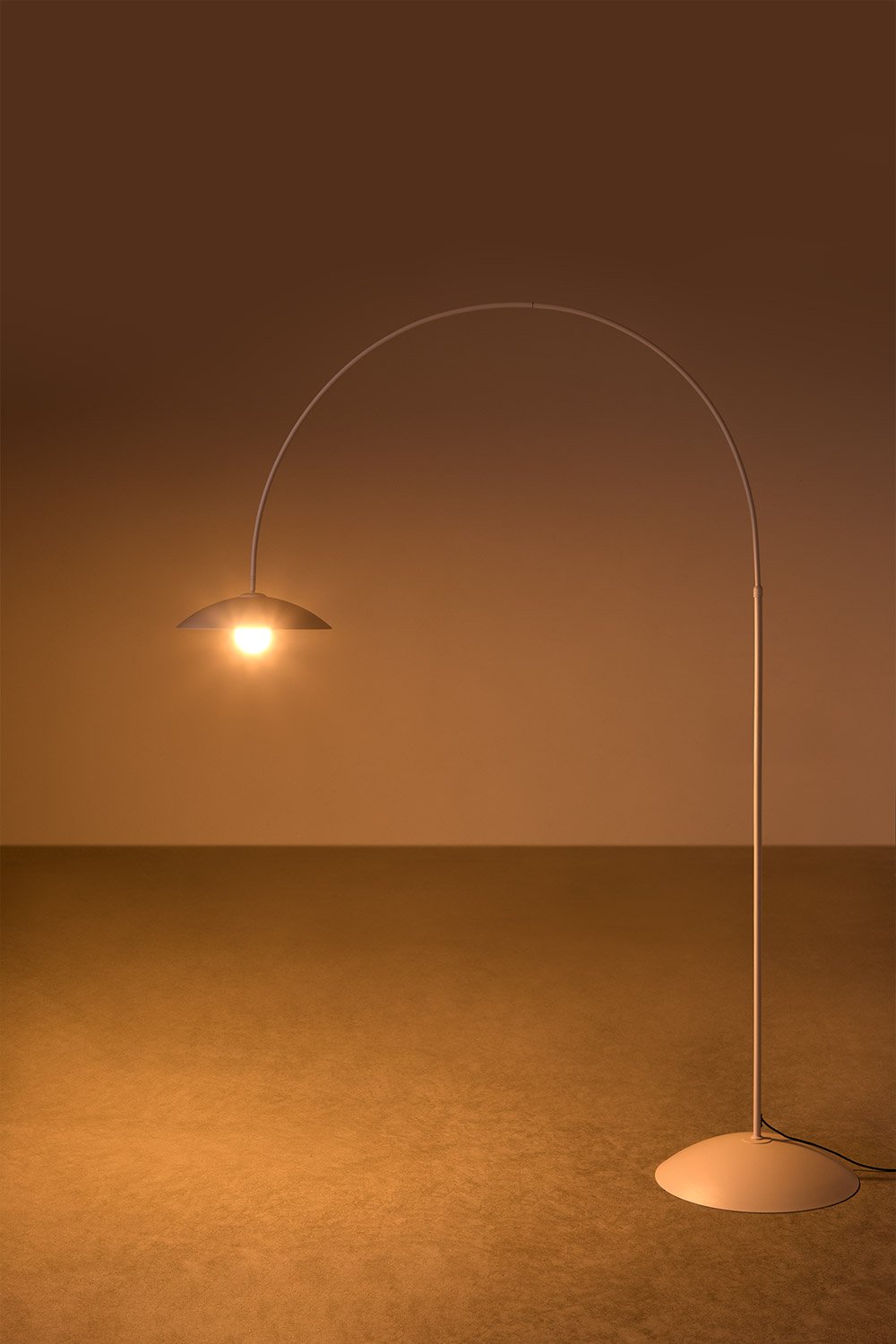 Lomira iron outdoor floor lamp, gallery image 2
