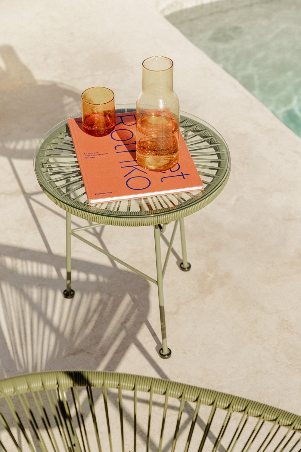 Round garden side table Ø45 cm in steel and synthetic wicker Acapulco, gallery image 1