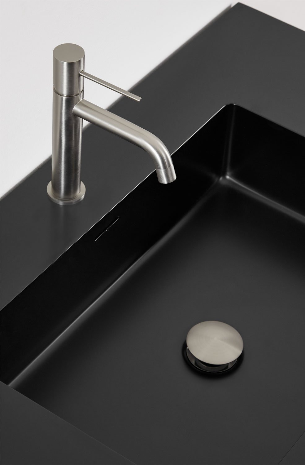 Bathroom furniture set in wood with integrated sink Misene, gallery image 4