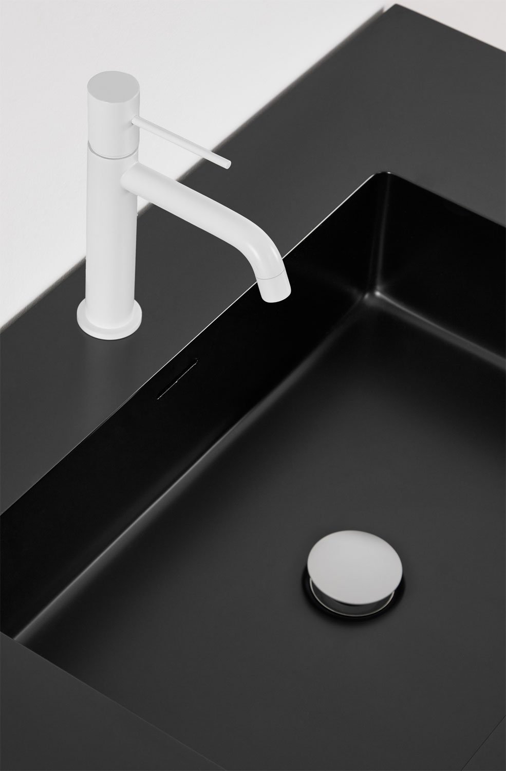 Bathroom furniture set in wood with integrated sink Misene, gallery image 4