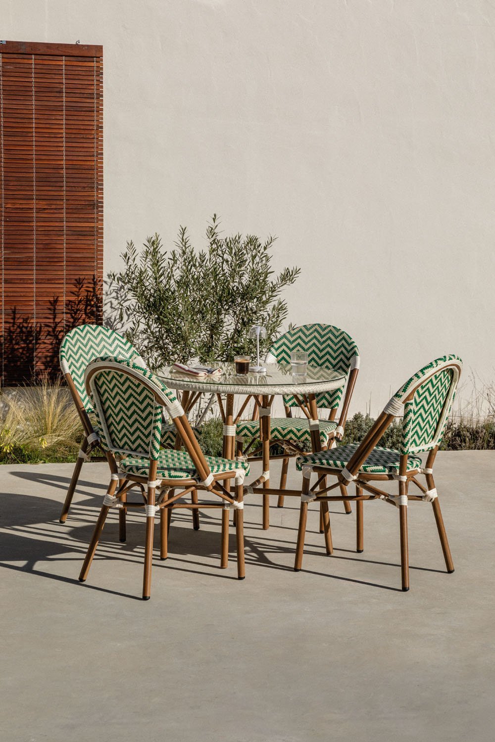 Brielle Bistro round table set Ø80 cm and 4 stackable garden chairs in aluminium and synthetic rattan, gallery image 1