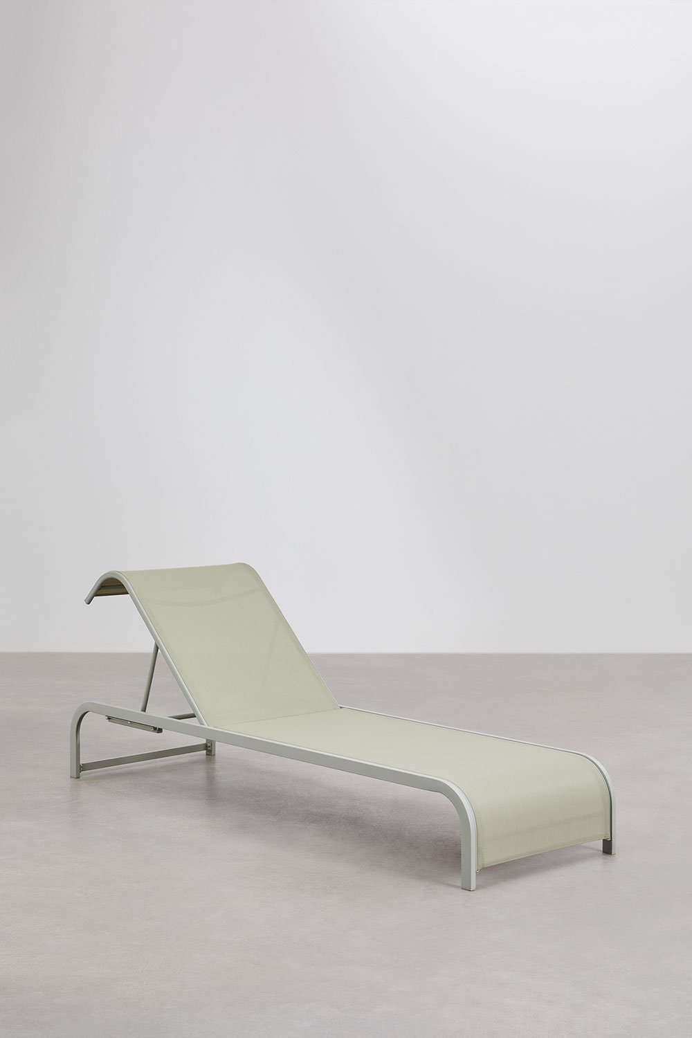 Set of 2 reclining sun loungers and side table in Marietta steel, gallery image 4