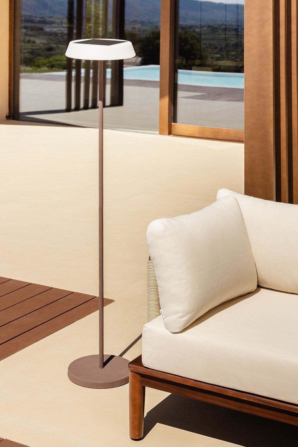 Ulenia Wireless Outdoor LED Solar Floor Lamp, gallery image 1