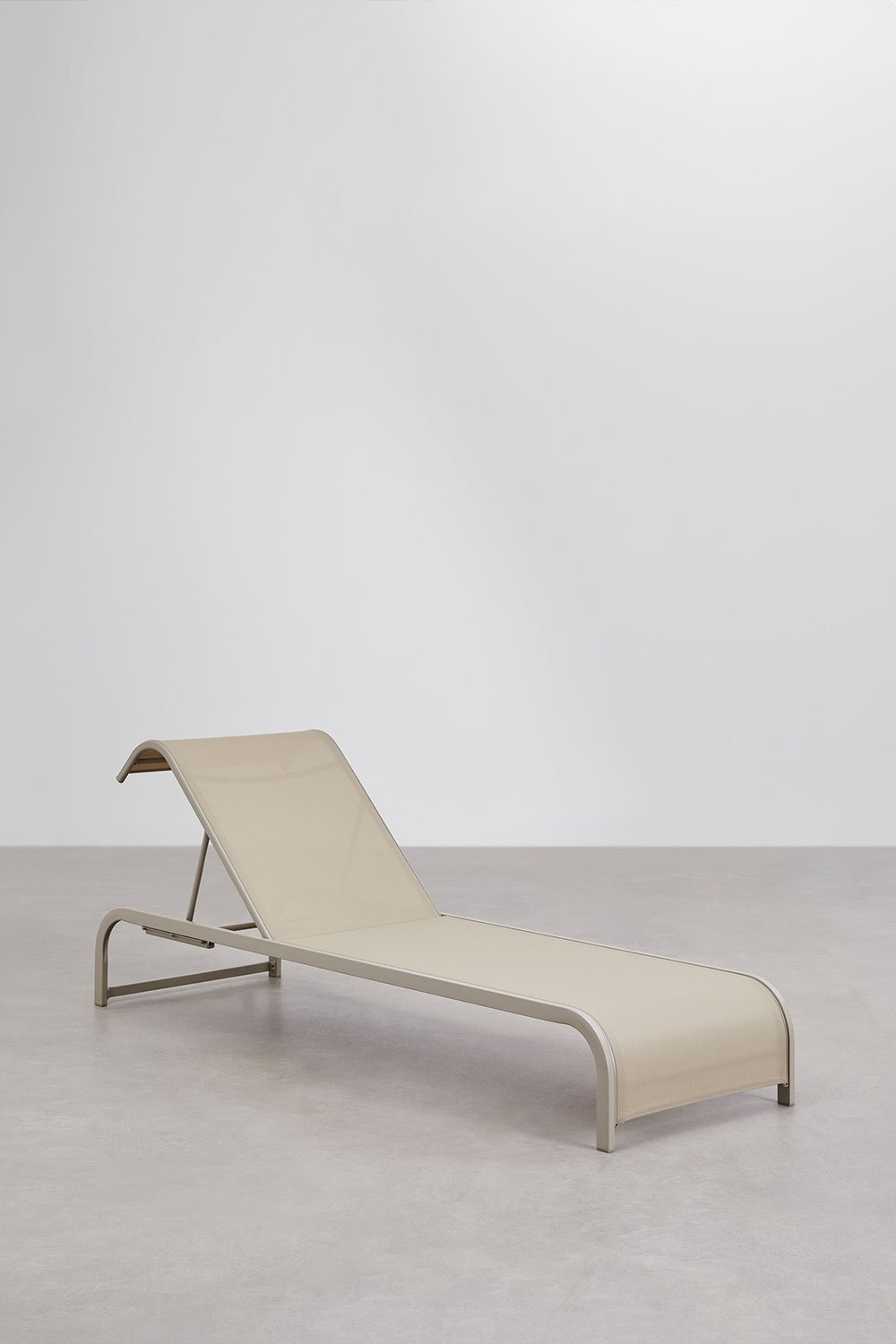 Set of 2 reclining lounge chairs and 3 side tables in Marietta steel, gallery image 2