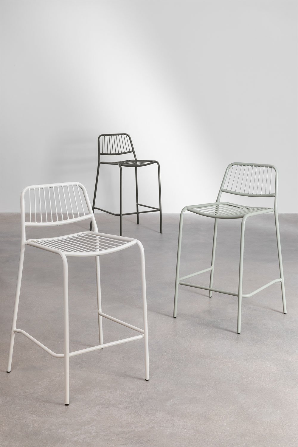 Pack of 4 Elton stackable high garden stools, gallery image 7