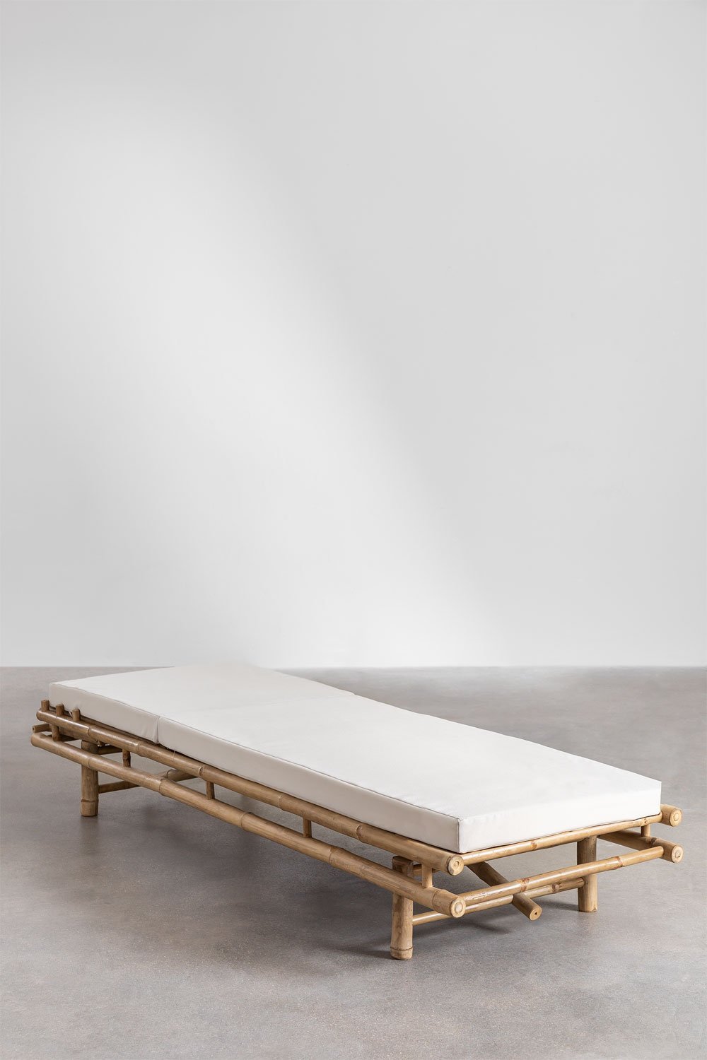 Gossy bamboo lounger, gallery image 4