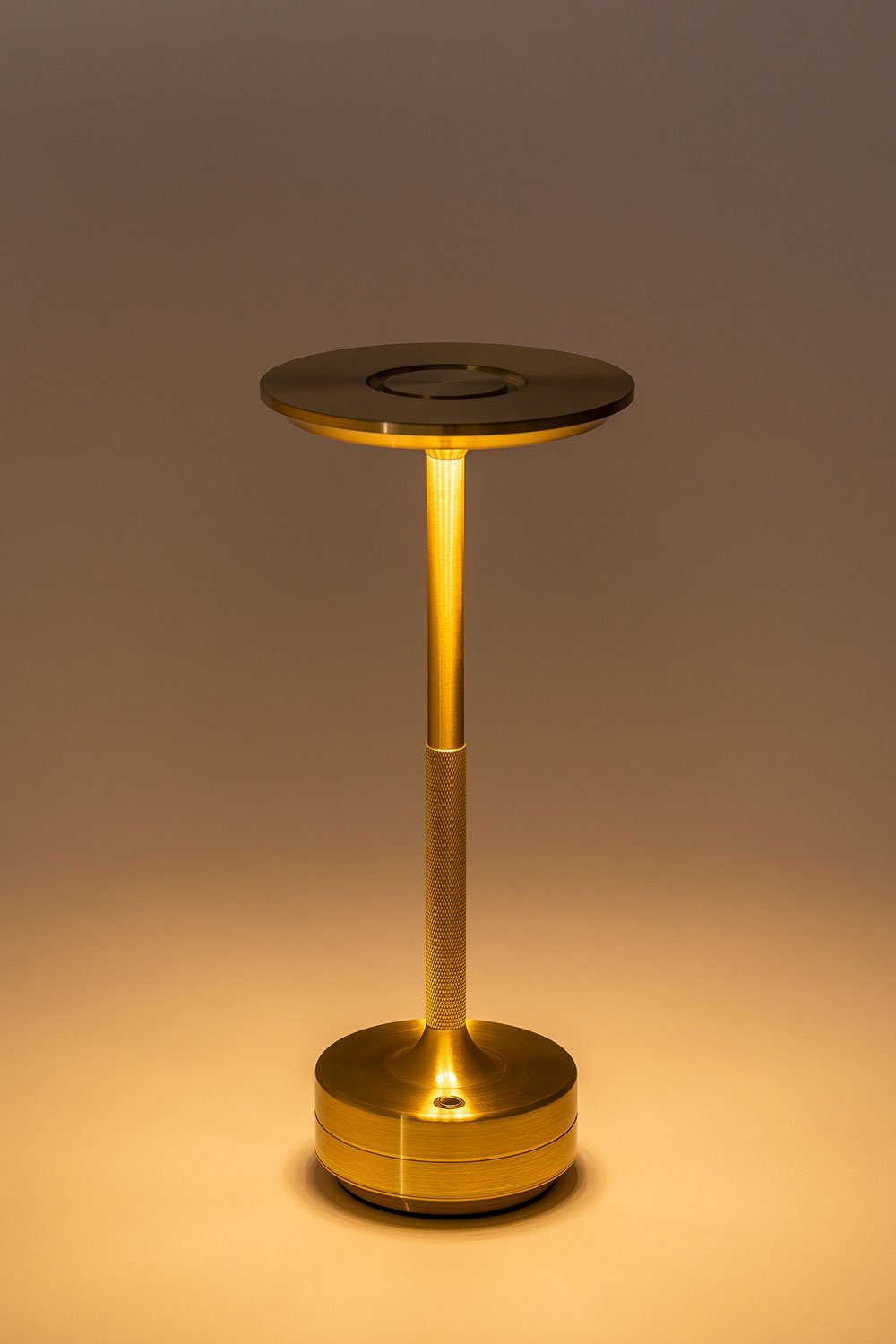 Rivkin wireless LED table lamp, gallery image 4