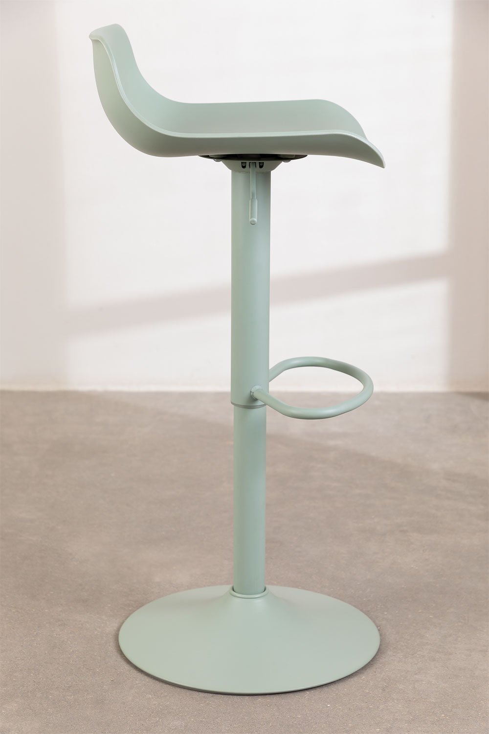 Pack of 2 Arjenn adjustable high stools, gallery image 3