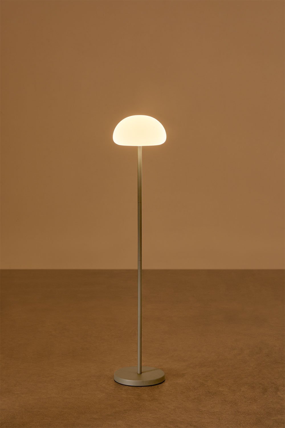 Zeliro wireless outdoor LED floor lamp in iron, gallery image 3