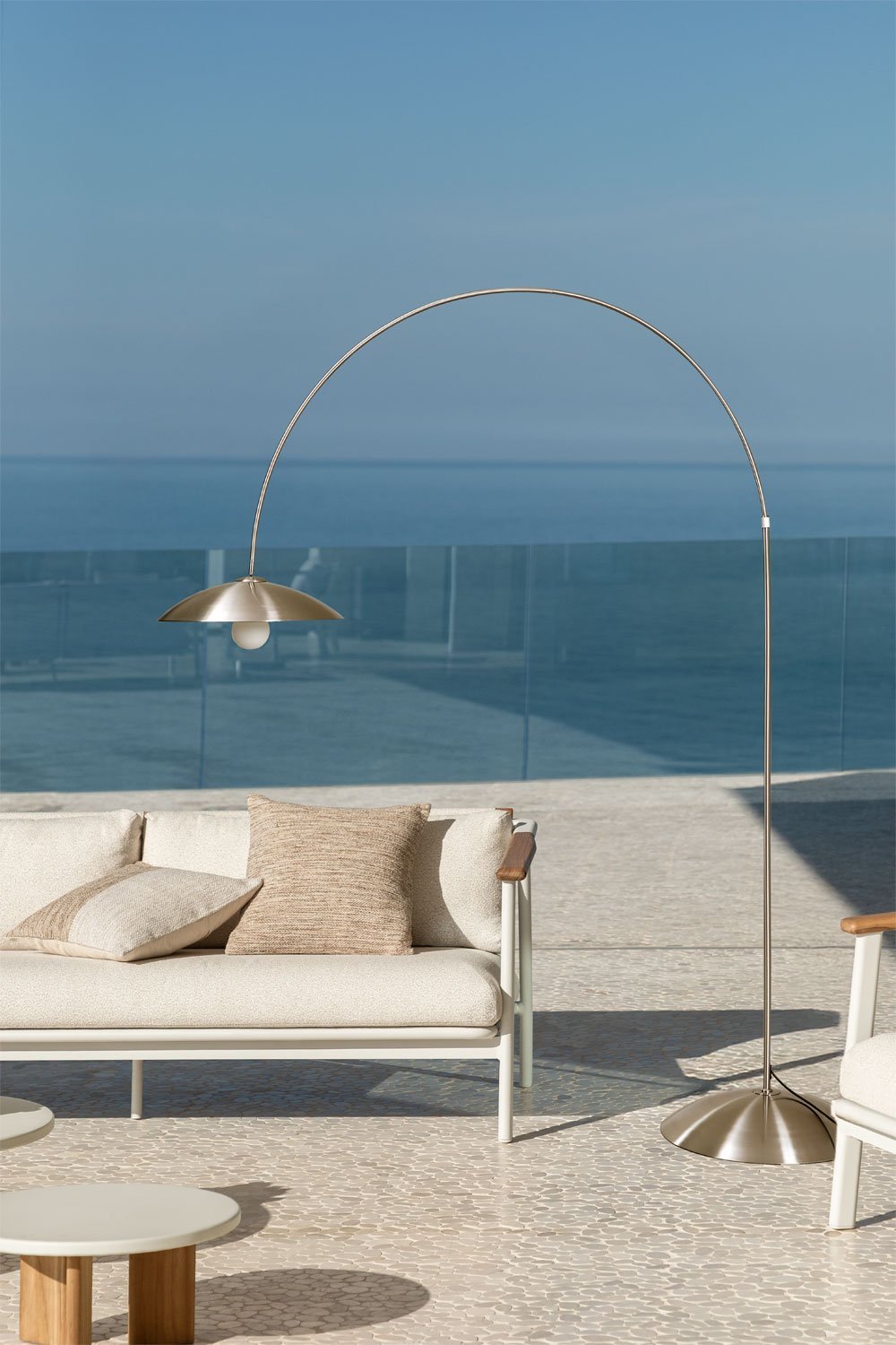 Lomira iron outdoor floor lamp, gallery image 1