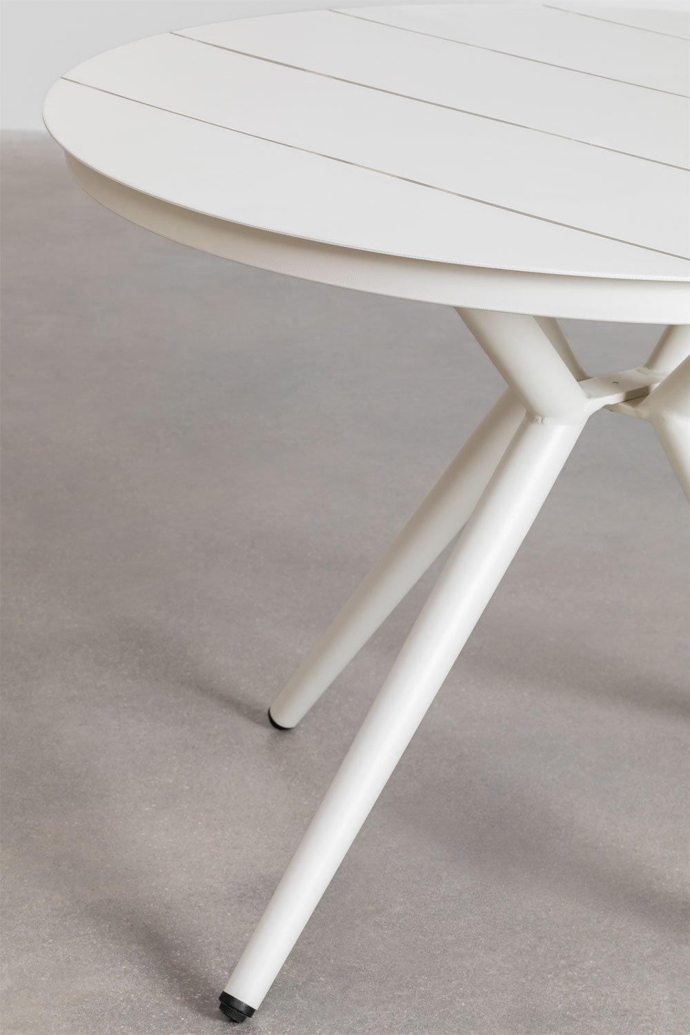 Set of 100 cm round aluminum table Valerie and 4 stackable garden chairs Omara, gallery image 3