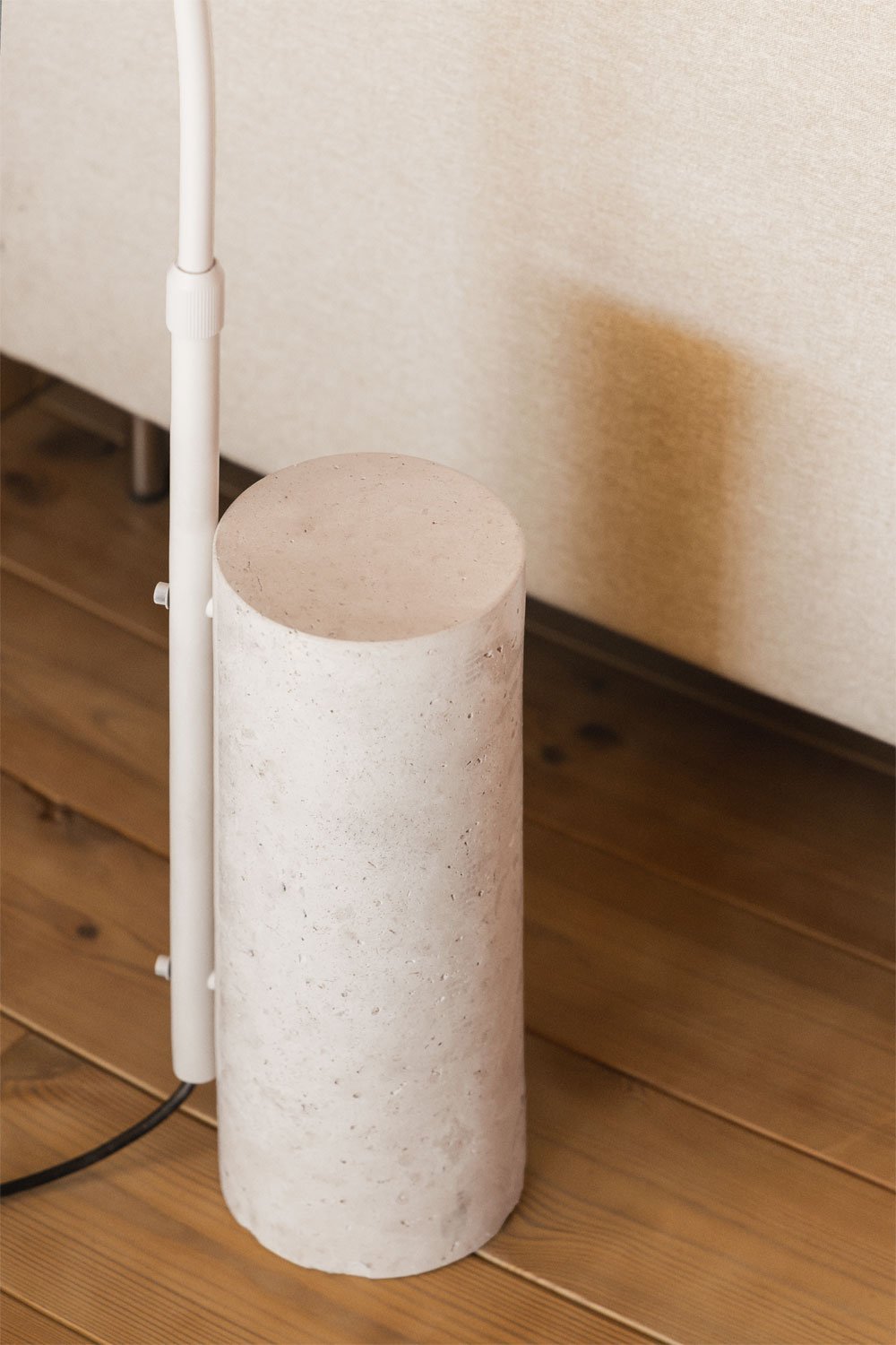 Grivon iron floor lamp, gallery image 2