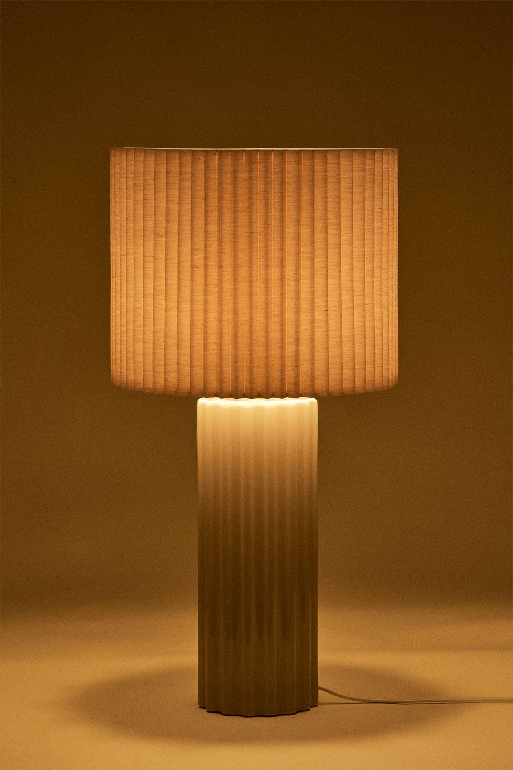 Table lamp in ceramic and Marvila fabric, gallery image 4