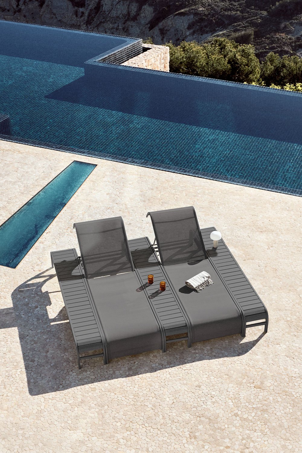 Set of 2 reclining loungers and 3 side tables in Marietta steel, gallery image 1