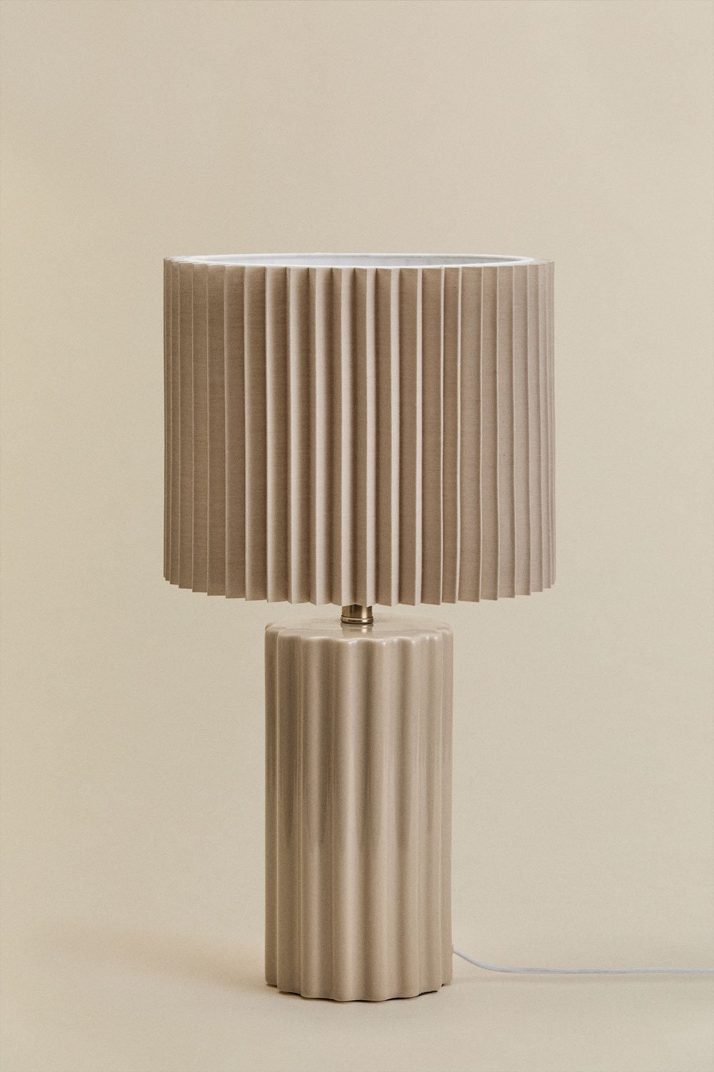 Table lamp in ceramic and Marvila fabric, gallery image 3