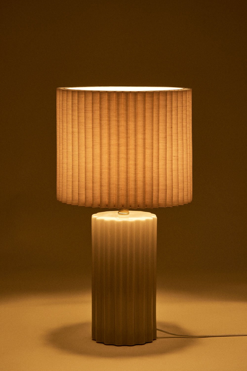 Table lamp in ceramic and Marvila fabric, gallery image 4