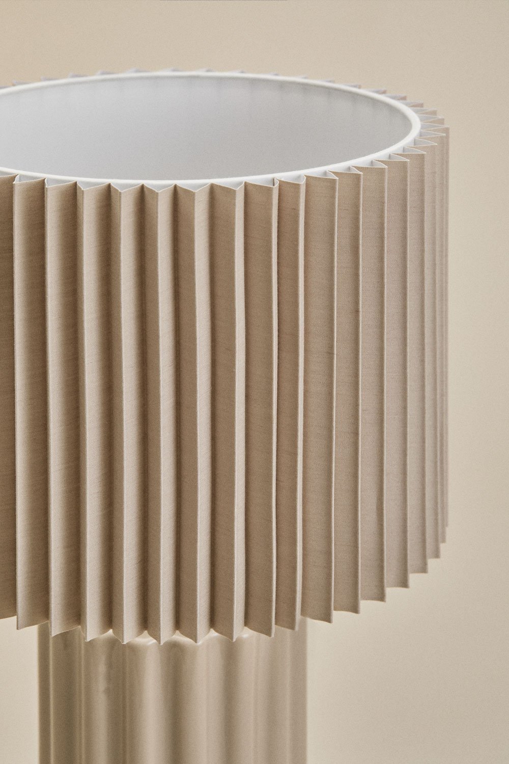 Table lamp in ceramic and Marvila fabric, gallery image 5