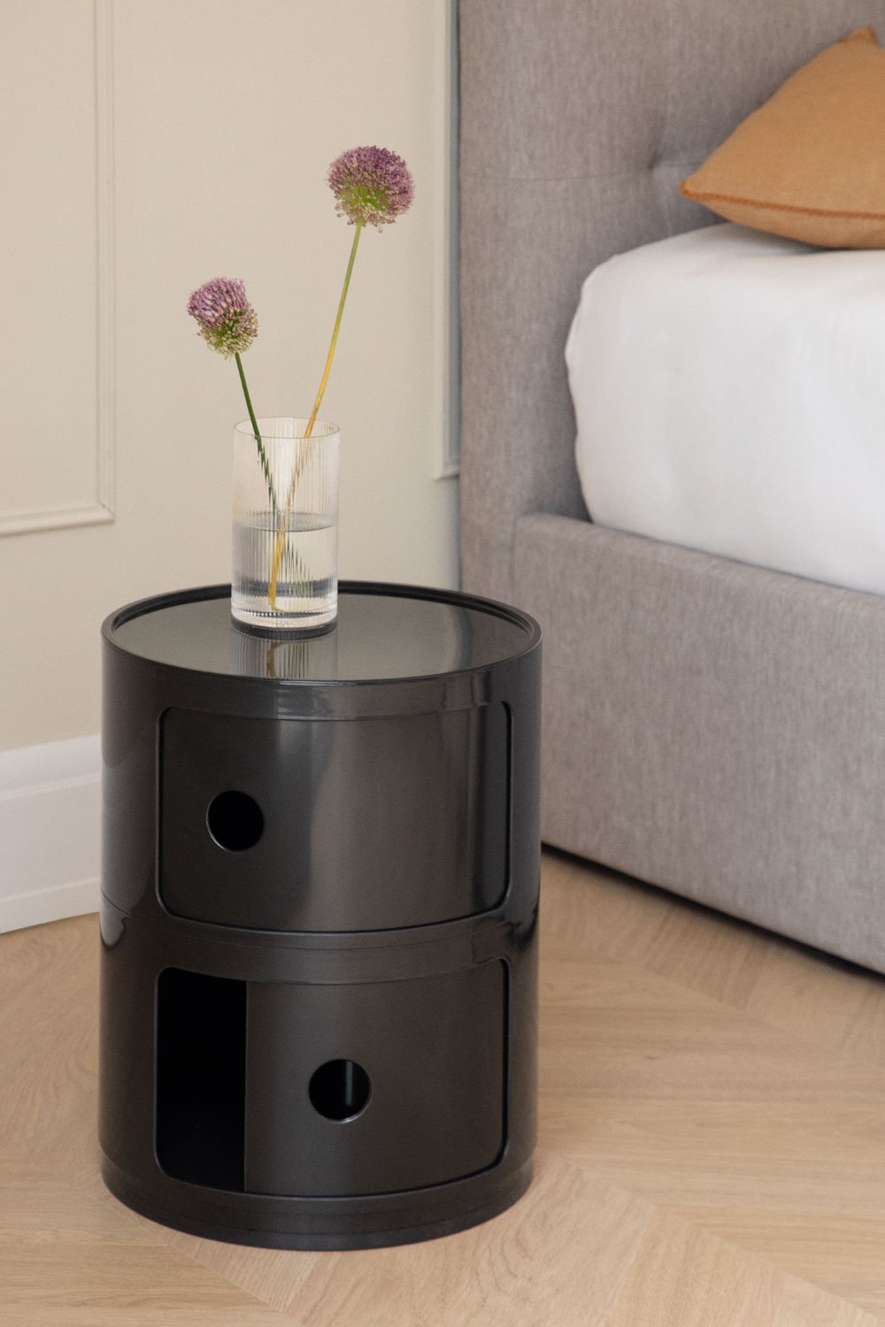 Pack of 2 round bedside tables with shelves Babel, gallery image 1