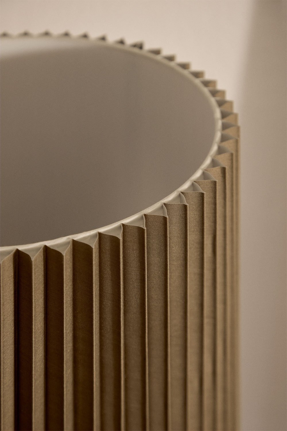 Table lamp in ceramic and Marvila fabric, gallery image 2