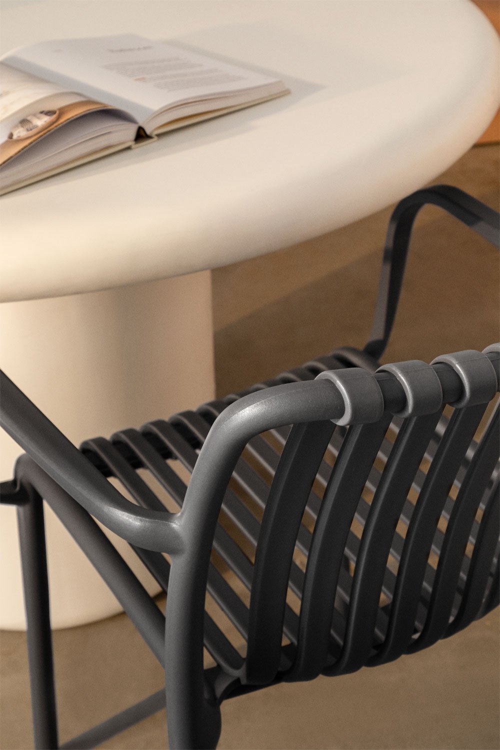 Pack of 4 Wendell polypropylene dining chairs with armrests, gallery image 2