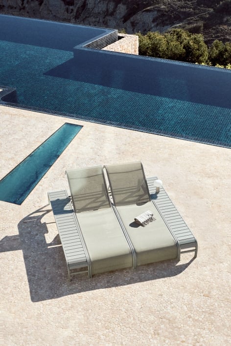 Set of 2 reclining loungers and 2 side tables in steel Marietta